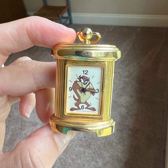 Warner Brothers Tasmanian Devil Brass desk travel clock - Picture 6 of 12